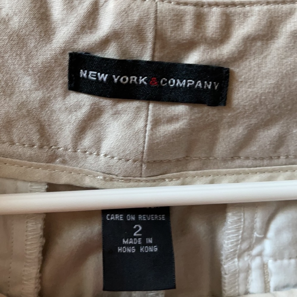 Ladies capris - Picture 2 of 2